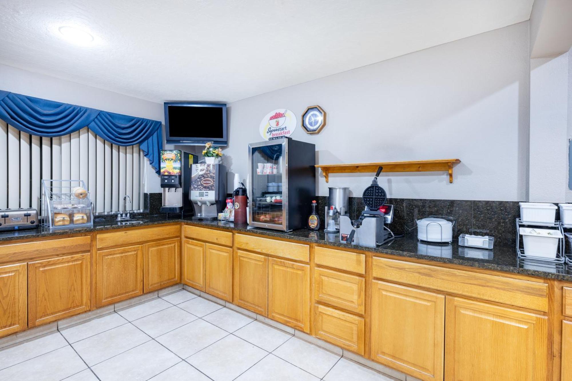 Hotel Super 8 By Wyndham Richfield Ut Esterno foto