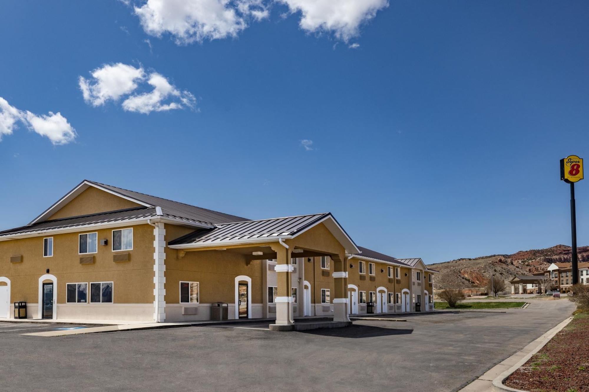 Hotel Super 8 By Wyndham Richfield Ut Esterno foto